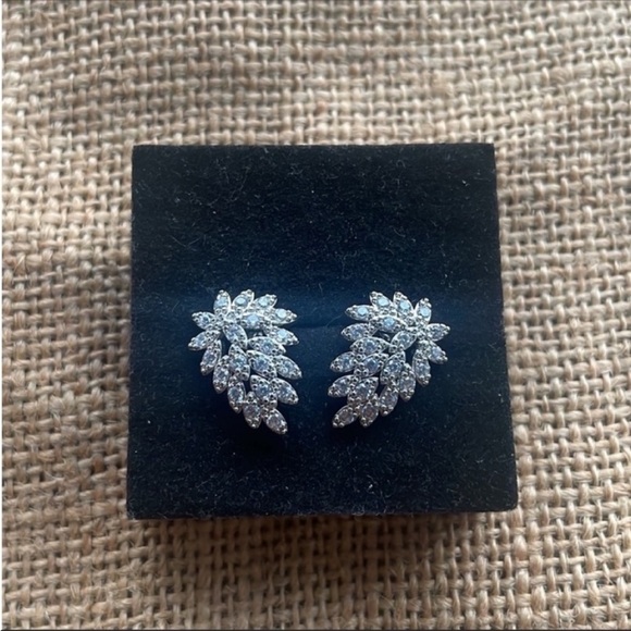 Moissanite cluster stud studded earrings Sparkly Luxury Sterling Silver New - Picture 9 of 9